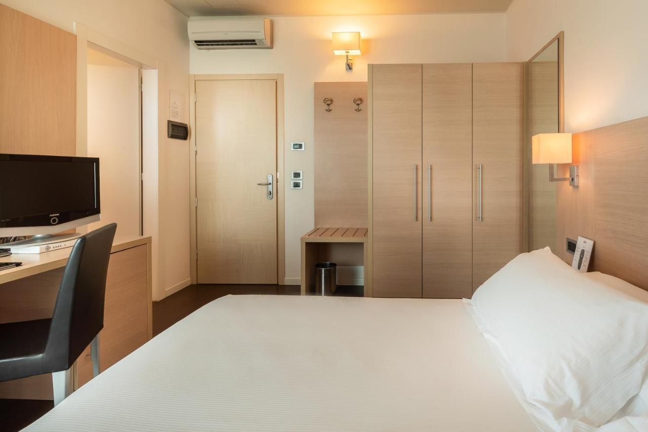 Baia Flaminia Hotel 4*
